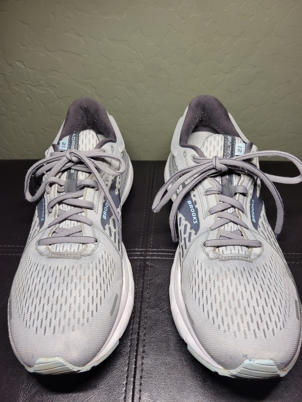 Brooks Adrenaline GTS 21 Women's Running Sneakers Size 11.5B